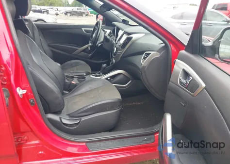 2016 Hyundai Veloster z USA, uszkodzony, nr VIN KMHTC6AD1GU295617